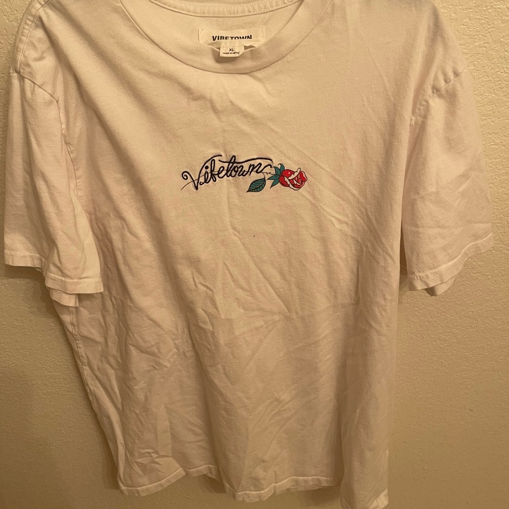 Vibetown XL tee